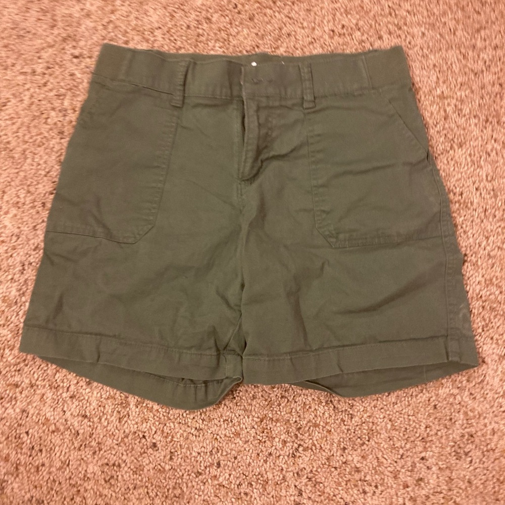 Olive green color and peachy pink color. Both hit Mid thigh.